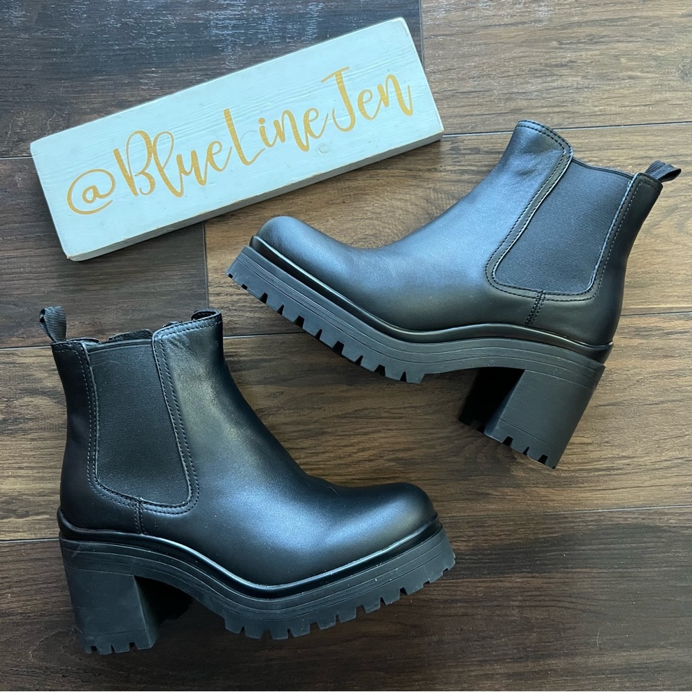 Jeffrey Campbell Escob Lug Sole Platform Boots NWOT